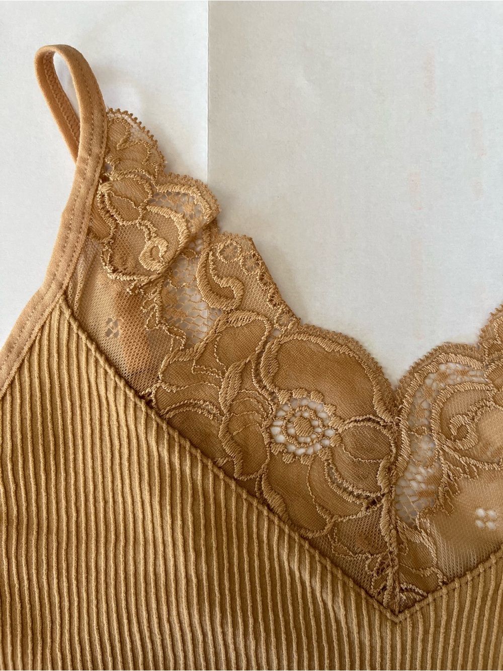 Lace Trim Ribbed Camisole **TAN** Size Small New Soft Feminine Layering Staple - Picture 3 of 11